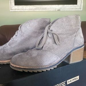 Woman’s ankle boots